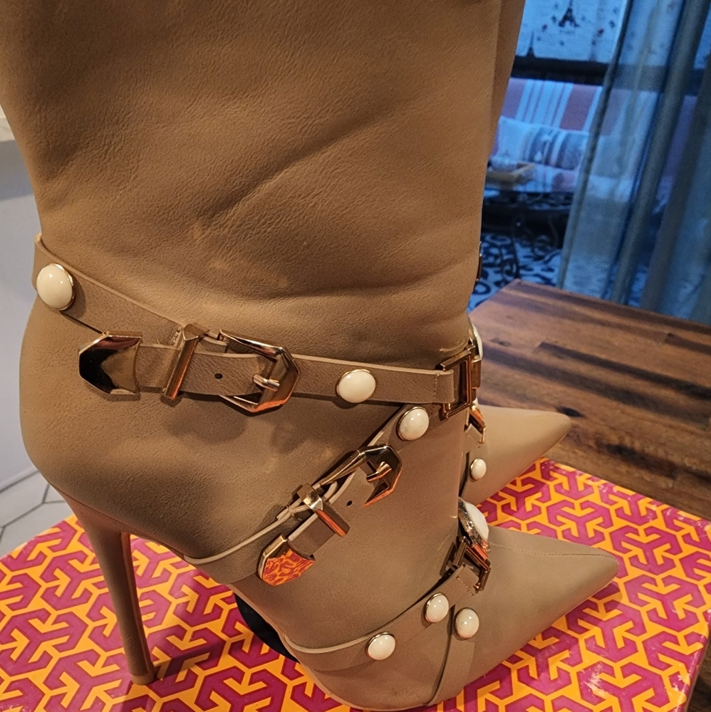Ankle boots